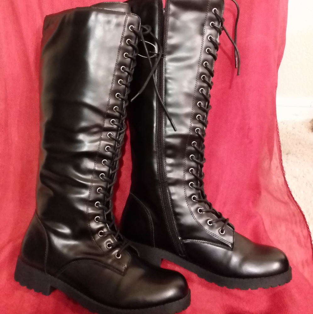 Black boots (knee length)